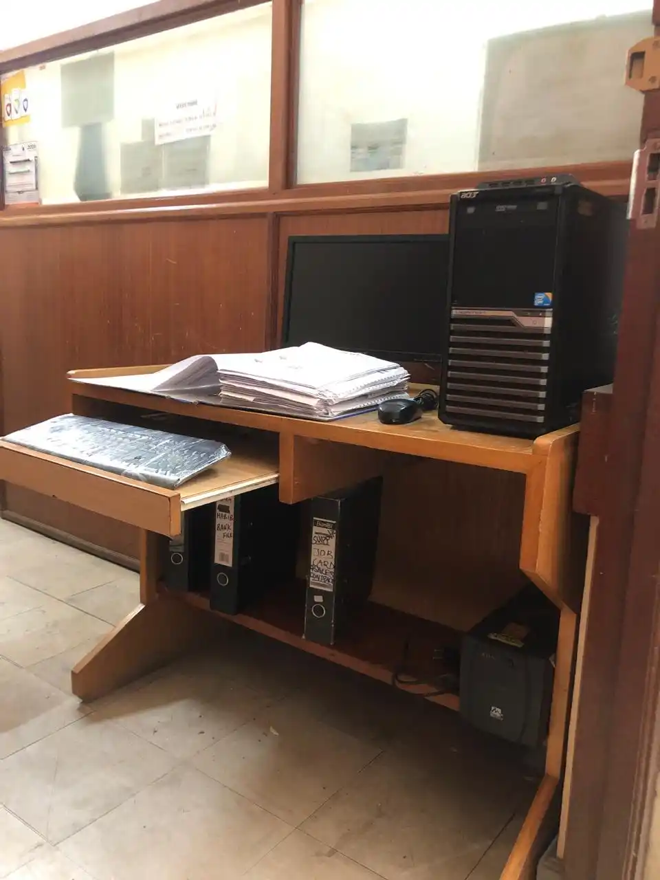 Desktop computer with computer table