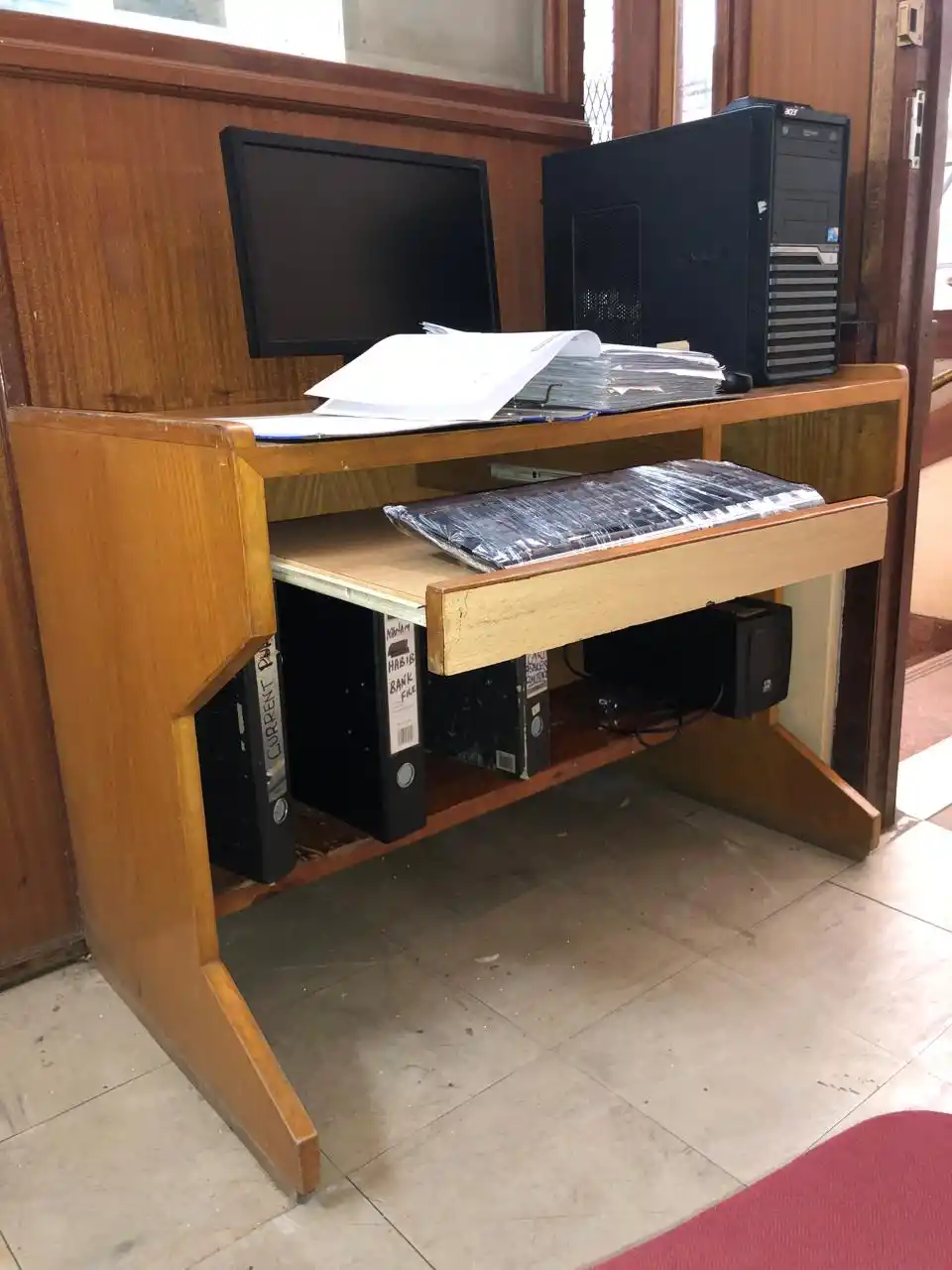 Desktop computer with computer table