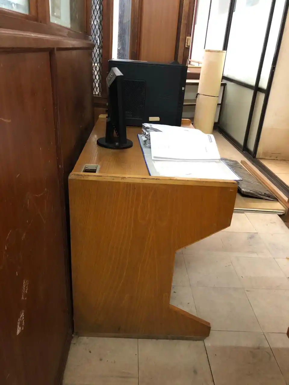 Desktop computer with computer table