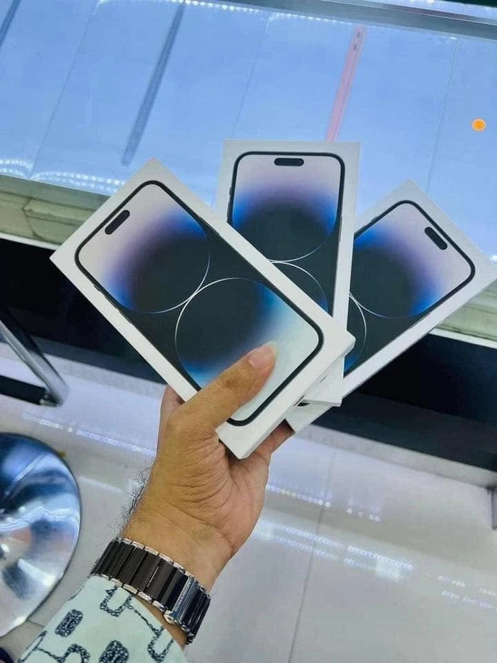 Items F/s Brand-New: iPhone 16 Pro 128GB/256GB/512GB/1TB