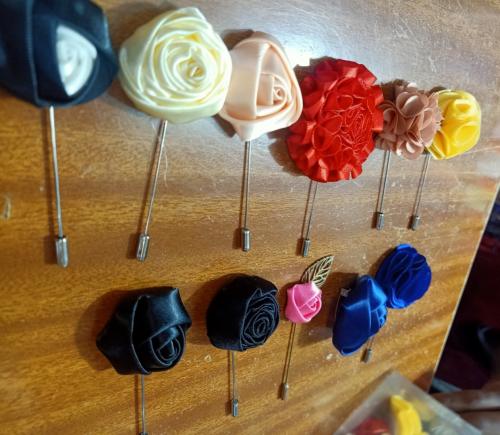 Lapel pins & chains