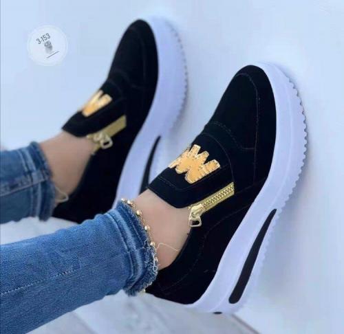 Ladies M Sneakers 