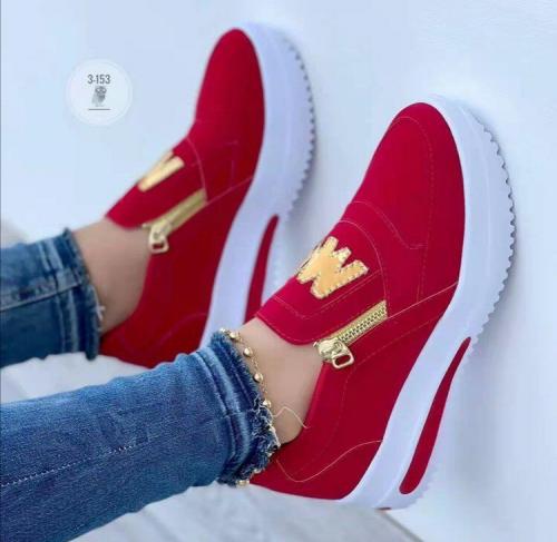 Ladies M Sneakers 