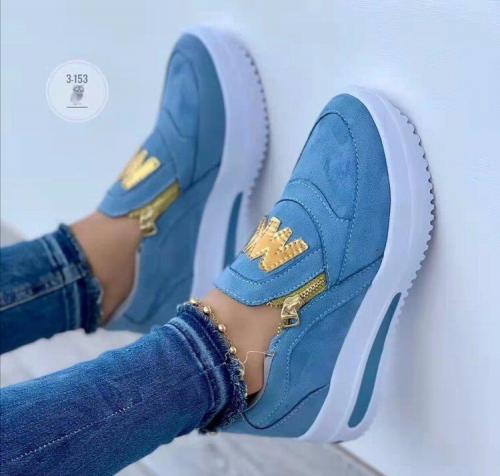 Ladies M Sneakers 