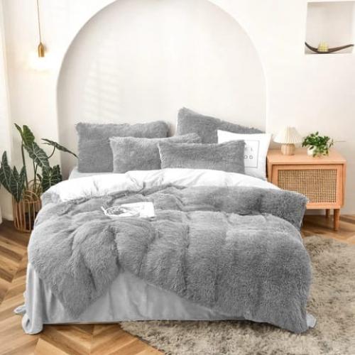 Fluffy woolen duvets 