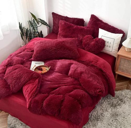 Fluffy woolen duvets 
