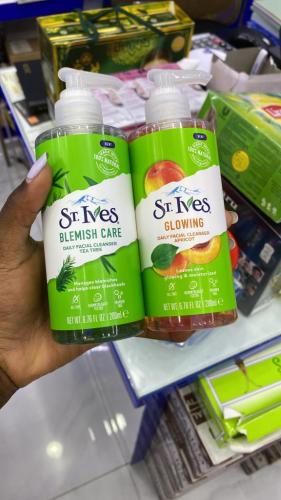 St. Ives Blemish care & Glowing clenser
