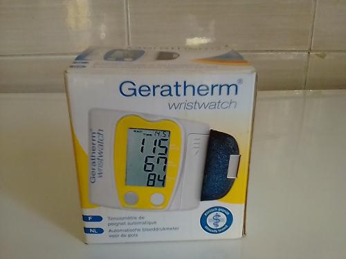 Blood pressure monitor 