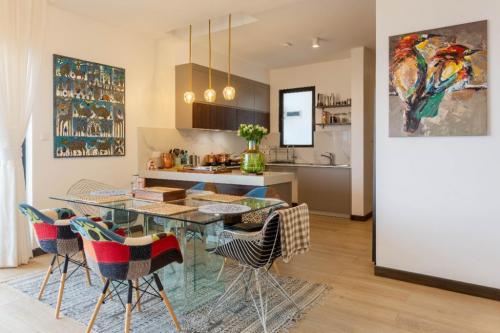 Lovely And Luxurious Fully Furnished 3 Bedroom In 2 Rivers 
