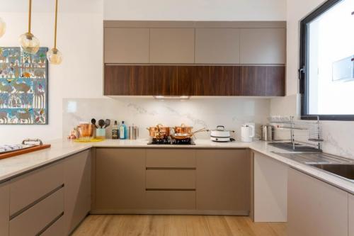 Lovely And Luxurious Fully Furnished 3 Bedroom In 2 Rivers 