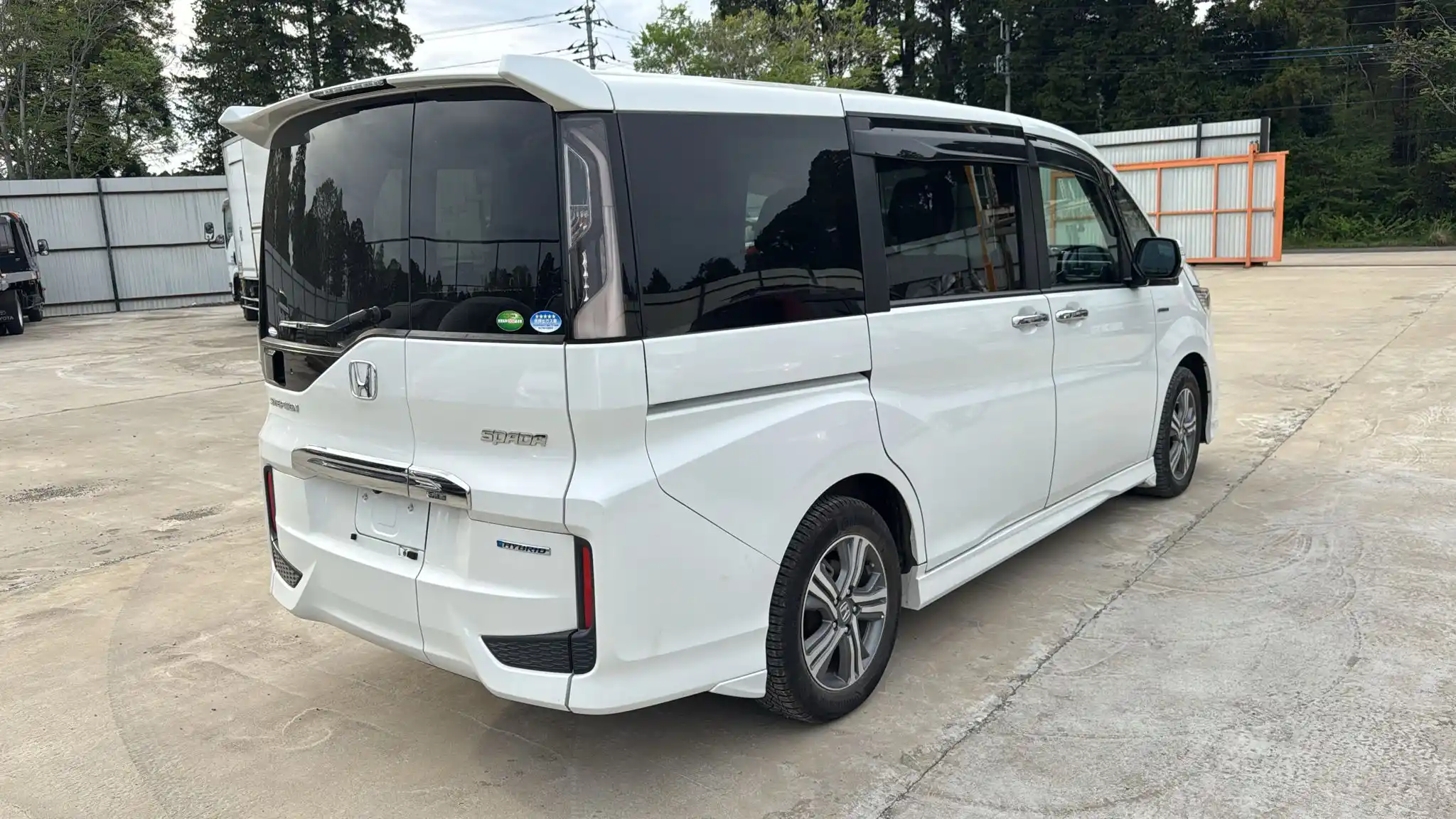 Honda Stepwagon Hybrid white 2018