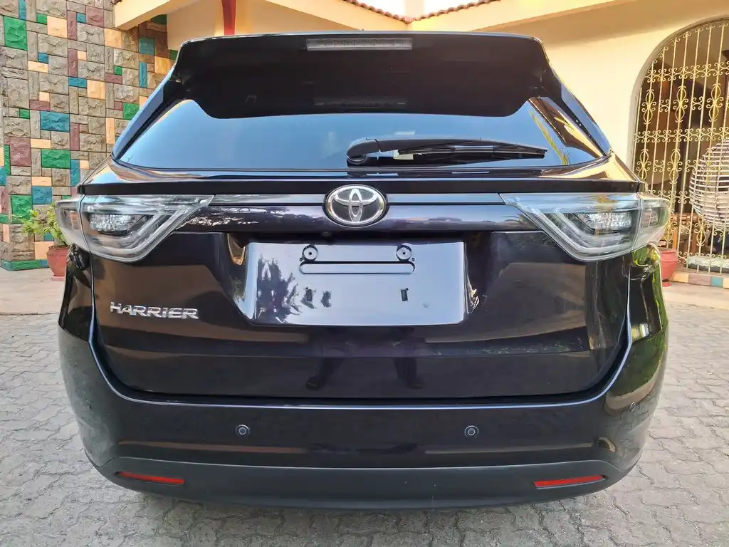 Toyota Harrier black 2017
