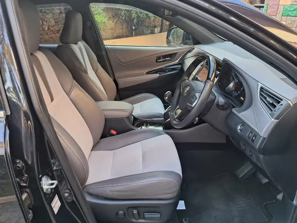 Toyota Harrier black 2017